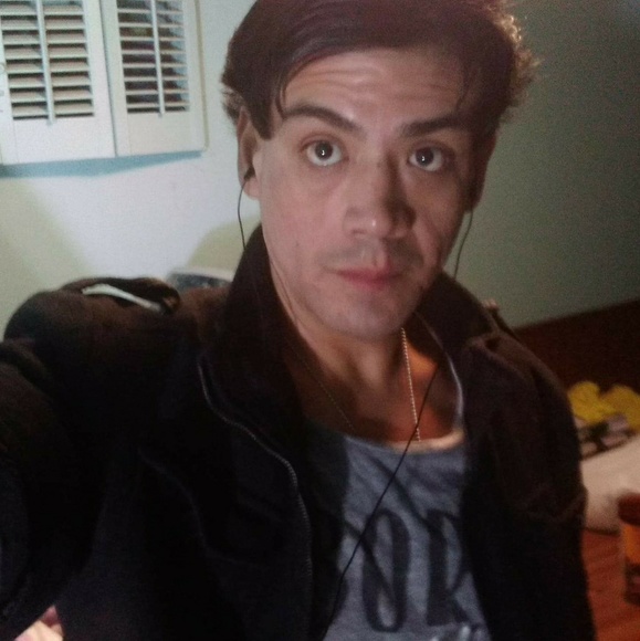 Meet your Posher, Alex - Picture 1 of 1